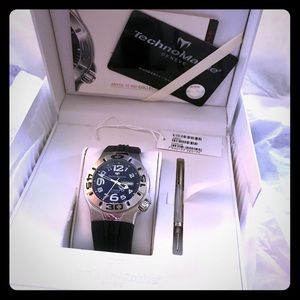 NWT Unisex Technomarine Abyss Series Watch